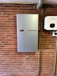 Deze Enphase thuisbatterij in Baarlo, installeerde Greenworld langs de serie-omvormer
