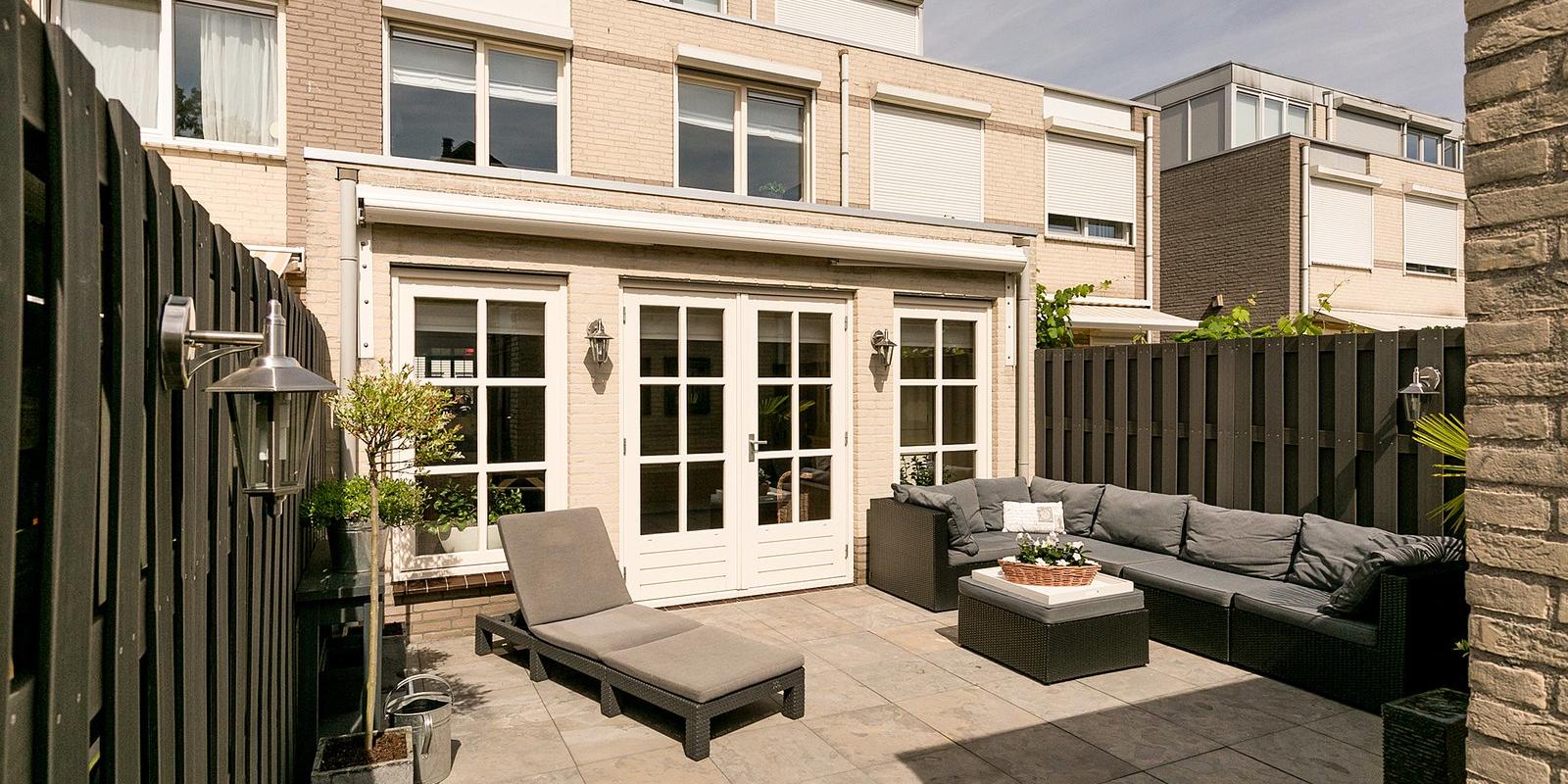 Rolluiken prijzen? Rolluik kosten & info - Slimster