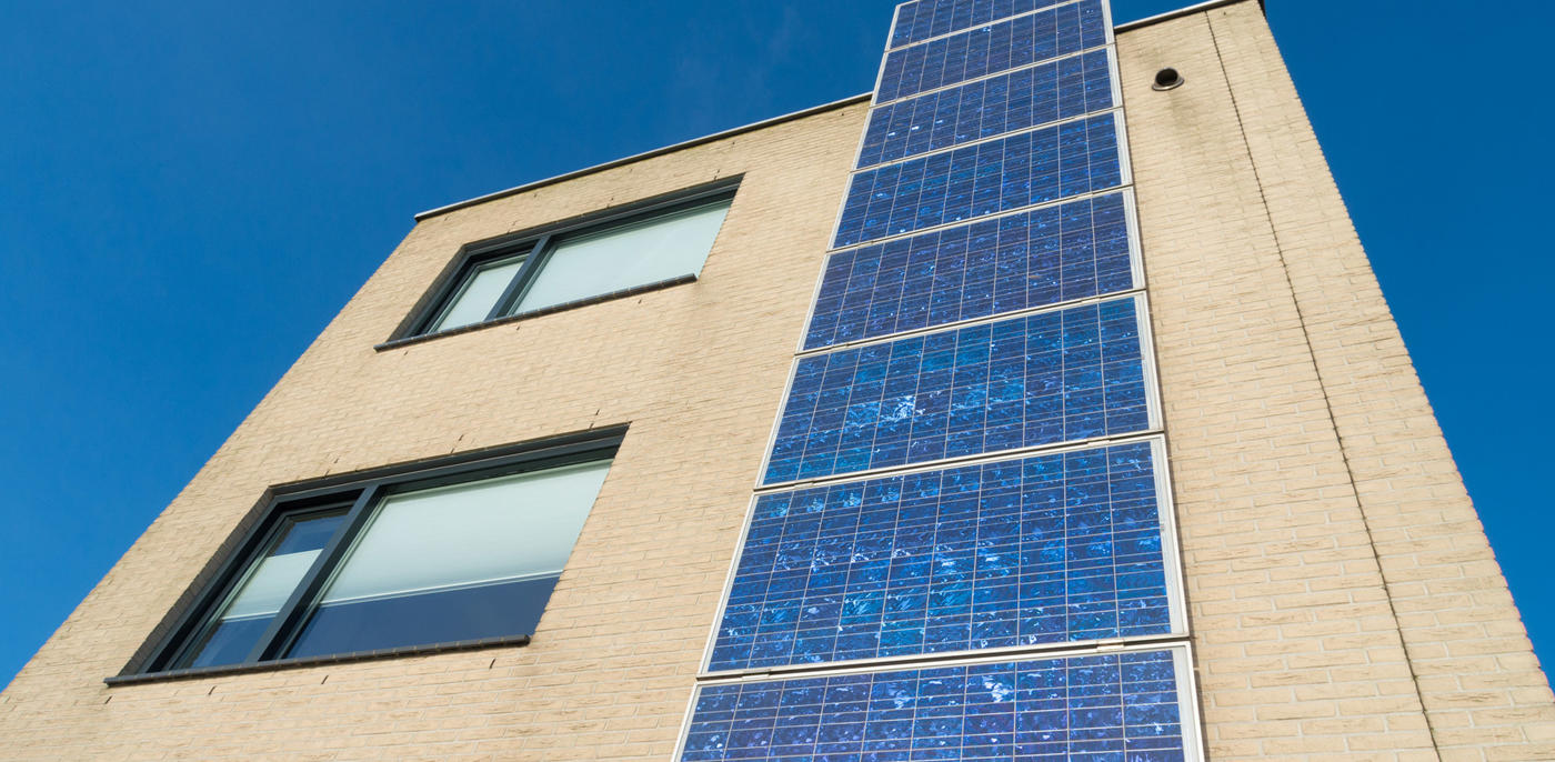 Zonnepanelen op gevel?☀️ Verticale zonnepanelen - Slimster