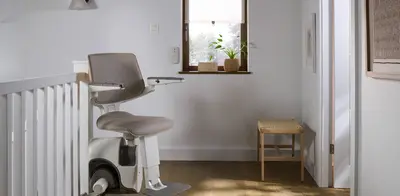 S200 traplift voor gebogen trappen