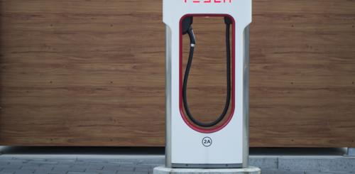 tesla laadpaal prijs